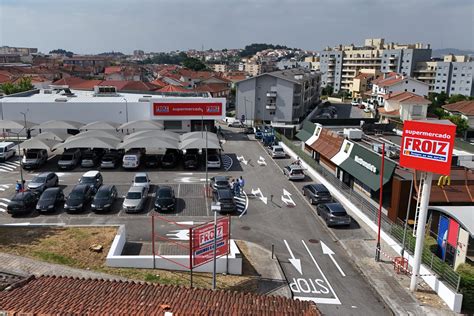 Inauguración de un supermercado Froiz en Porto Portugal