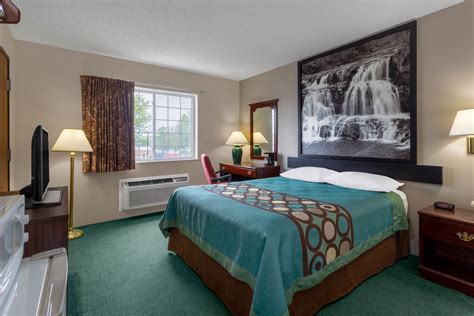 Super 8 by Wyndham Reedsburg | Reedsburg, WI Hotels