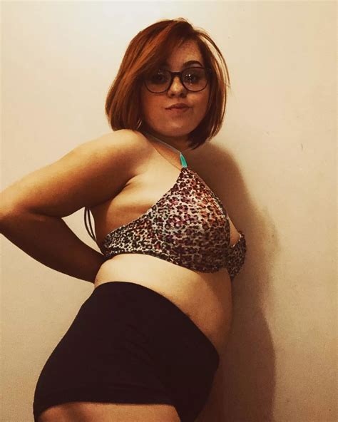 This Nerdy Milf Is Ready For Bed Nudes Bbwmilf Nude Pics Org