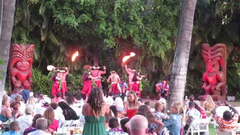 Hilton Hawaiian Villages Waikiki Starlight Luau On The Great Lawn At