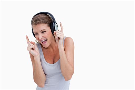 유토이미지 Cheerful woman listening to music