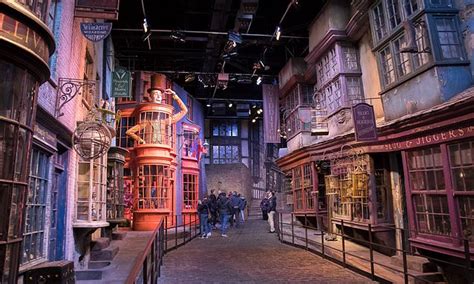 Diagon Alley Harry Potter film set to be covered in snow for first time ...