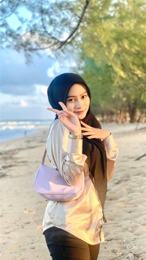 Indonesian Girls Hijab Chic Girl Hijab Blouse And Skirt Beautiful Hijab Muslim Women