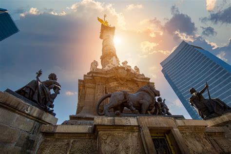 Monumento Ángel de la Independencia símbolo de victoria y libertad