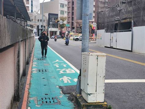 行人地獄？高市標線型人行道藏陷阱 居民冒生命危險往外繞 高屏離島 地方 聯合新聞網