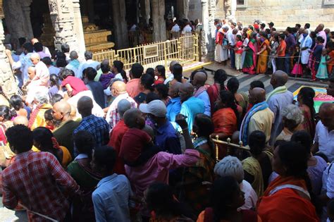 Tirumala Devotees Heavy Rush Ttd Allows Only Tokens Darshan Hours