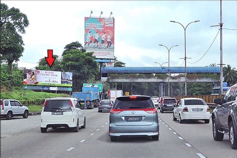 Firstboard Sided Vertical Minipole Billboard At Jalan Daya