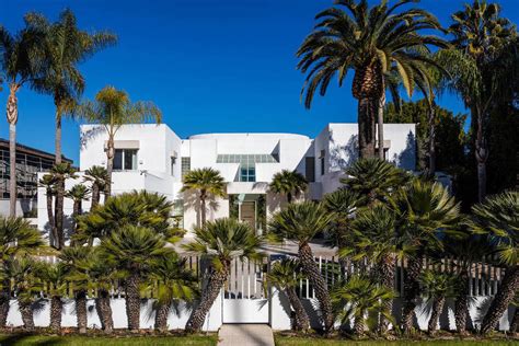 Al Pacino and Jackie Collins Homes Sell in $30 Million Deal - Mansion ...