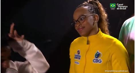 Simone Biles Passa Coroa Para Rebeca Andrade Durante Mundial Veja