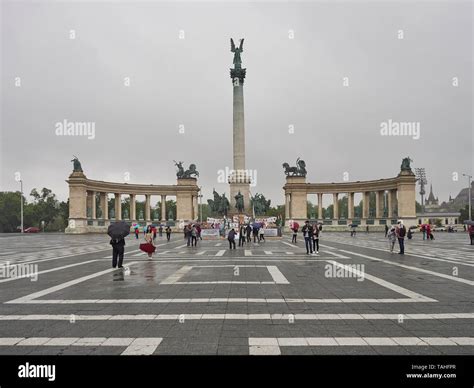 Heldenplatz Oder Hősök Tere Und Das Millennium Denkmal Spalte Mit Dem