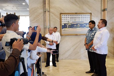 Menteri Perumahan Dan Kawasan Permukiman RI Temui Jaksa Agung Bahas