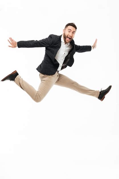 Retrato De Cuerpo Entero De Un Alegre Hombre Feliz Foto Gratis