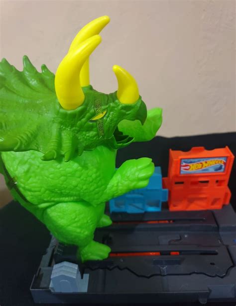 Pista Hot Wheels Ataque Do Triceratops Brinquedo Hot Wheels Usado Enjoei