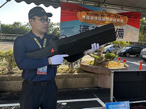 安維八號成軍！反狙擊裝備強化夜戰能力 憲兵軍犬吸睛 軍事 要聞 聯合新聞網