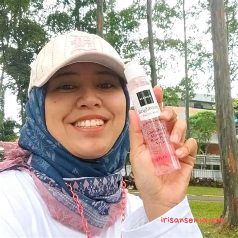 Review Scarlett Brightening Facial Wash Bikin Wajahmu Lembap Saat