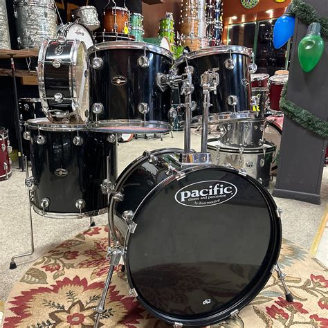 Pacific Drums and Percussion (PDP) 12/13/16/22 Drum Set + 14” Snare