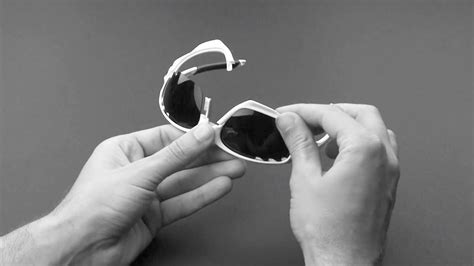 Oakley Racing Jacket Vented Lens Replacement And Installation Instructions Youtube