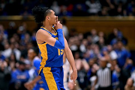 A look back at Jaland Lowe’s most memorable moment at Pitt: A dagger to