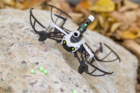 Parrot Mambo im Test: die Minidrohne mit Greifarm und Kanone [mit Video ...