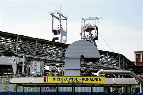 Wstrz S W Kopalni Bielszowice W Rudzie L Skiej Trwa Akcja Ratunkowa