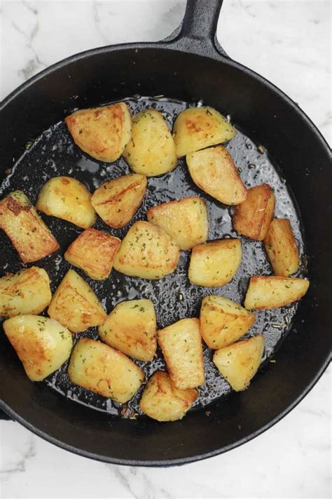 Fried Potatoes Recipe (How To Fry Potatoes) - Recipe Vibes