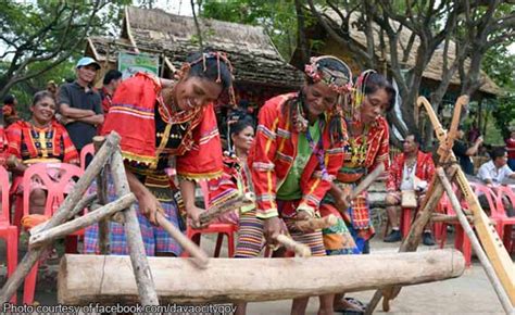 Katutubong Kasuotan Mindanao Lalaki - kasuotan serbisyo