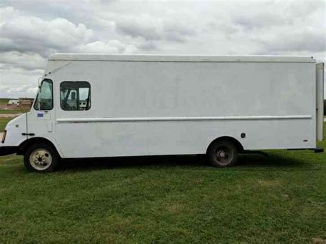 Workhorse P Series 2000 Van Box Trucks