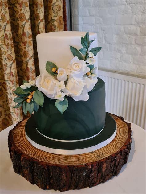 Dark Green And White Wedding Cake In 2023 Green Wedding Cake Emerald