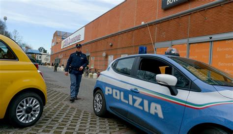 Cesenatico Raffica Di Furti Alluscita Dei Supermercati