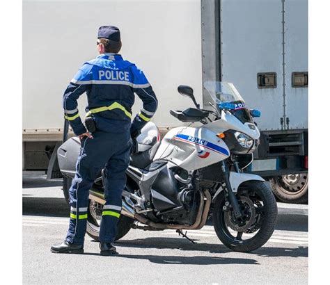 N Mes Un Repris De Justice En Cavale Percute Volontairement Un Motard