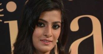 Varalaxmi Sarathkumar Hot Photos Sexy IIFA Awards 2017 Spicy Pictures Of Varalakshmi