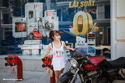 Hot girl đọ dáng bên Honda CB1000 độ Cafe Racer Motosaigon