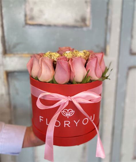 Caja de rosas y ferreros Lo escencial Florerías Pachuca Floryou