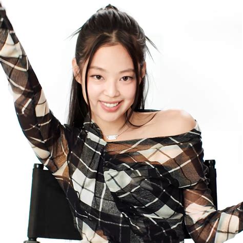 Lisa 宣布加入簽約 Rca 唱片公司！和asap Rocky、夏奇拉、doja Cat 等超大咖同公司 Vogue Taiwan