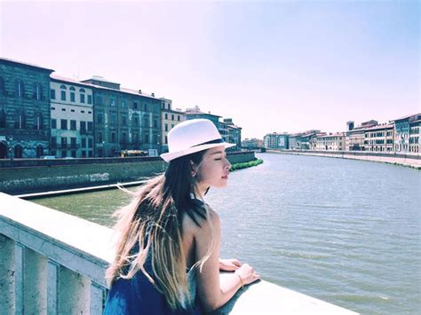 Cận cảnh những kỳ nghỉ hè sang chảnh của hot girl Việt