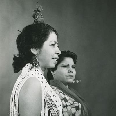 RENDIMOS HOMENAJE A LAS CANTAORAS FERNANDA Y BERNARDA DE UTRERA El