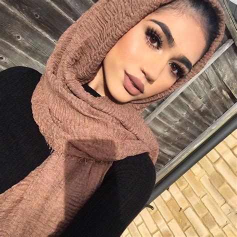 Hot Sexy Habiba Da Silva Bikini Pics