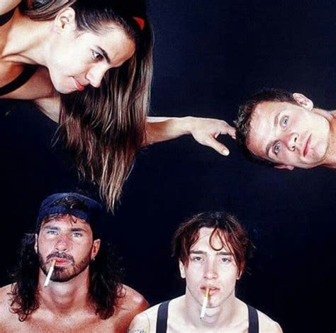 Pin De Carly Gilliam Em Red Hot Chili Peppers Musica Personagens De Anime Personagens