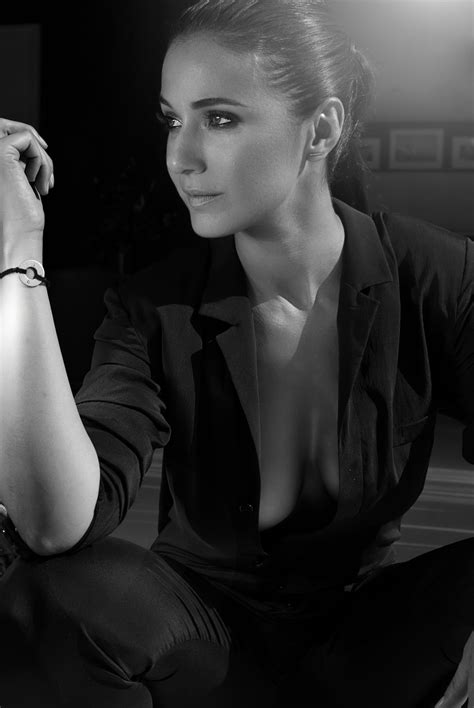 Naked Emmanuelle Chriqui Added By