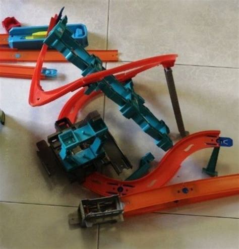 2 Sets Hot Wheel Track Builder Spiral Stack Up Hobbies Toys Toys Games On Carousell