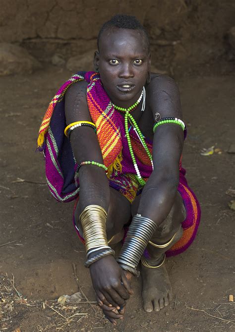 Portrait Of A Bodi Tribe Woman With Copper Bracelets Hana Flickr