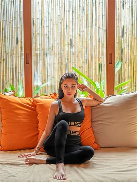 Vẻ sexy của cựu hot girl sành điệu nhất nhì Sài thành ở tuổi