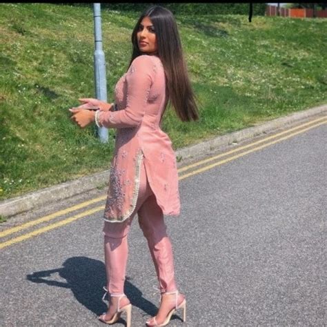 Extrem Kehlenfick und gedemütigt Blonde 18 jährige Teenagerin kämpft