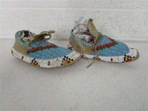 Pair Of Plains Native American Deerskin Beaded Mocassins Oberman Auctions