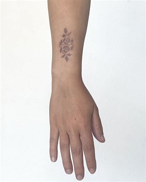 Hand Poke Tattoo Art