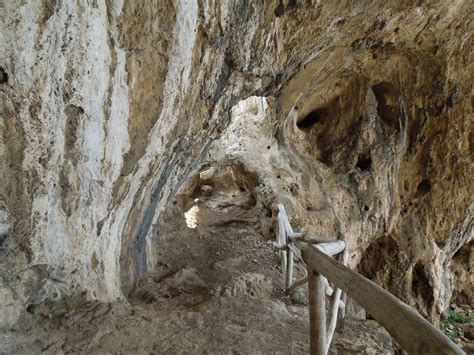 Escursione Noli Grotta Dei Falsari Avventurosamente