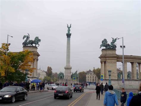 Hősök Tere Heldenplatz And Milleniumsäule Budapest Wanderungen Und