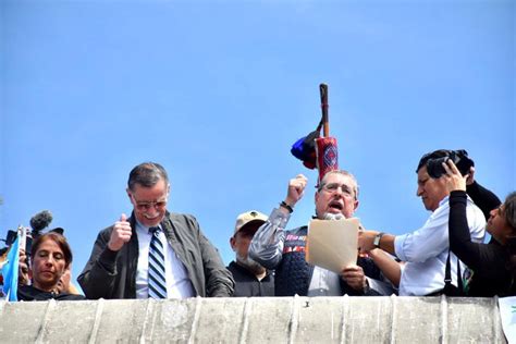 Arévalo Participa En Marchas Y Actos De Conmemoración De Revolución De