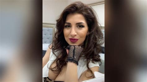 Big Tit Milf XXX Dessert Picture 3