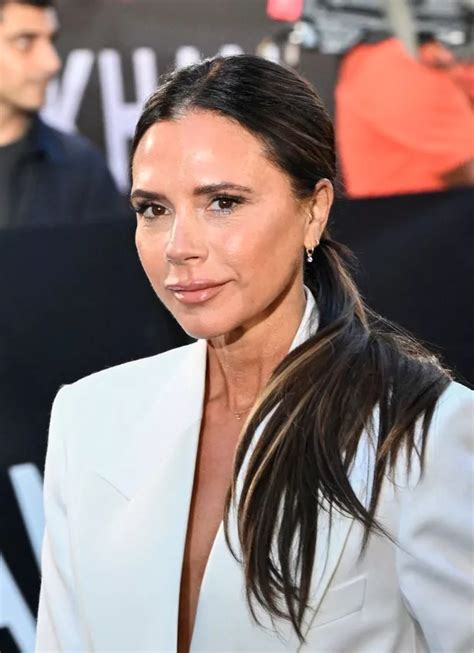 Victoria Beckham S Weekly Ritual For Flawless Skin And It Only Takes